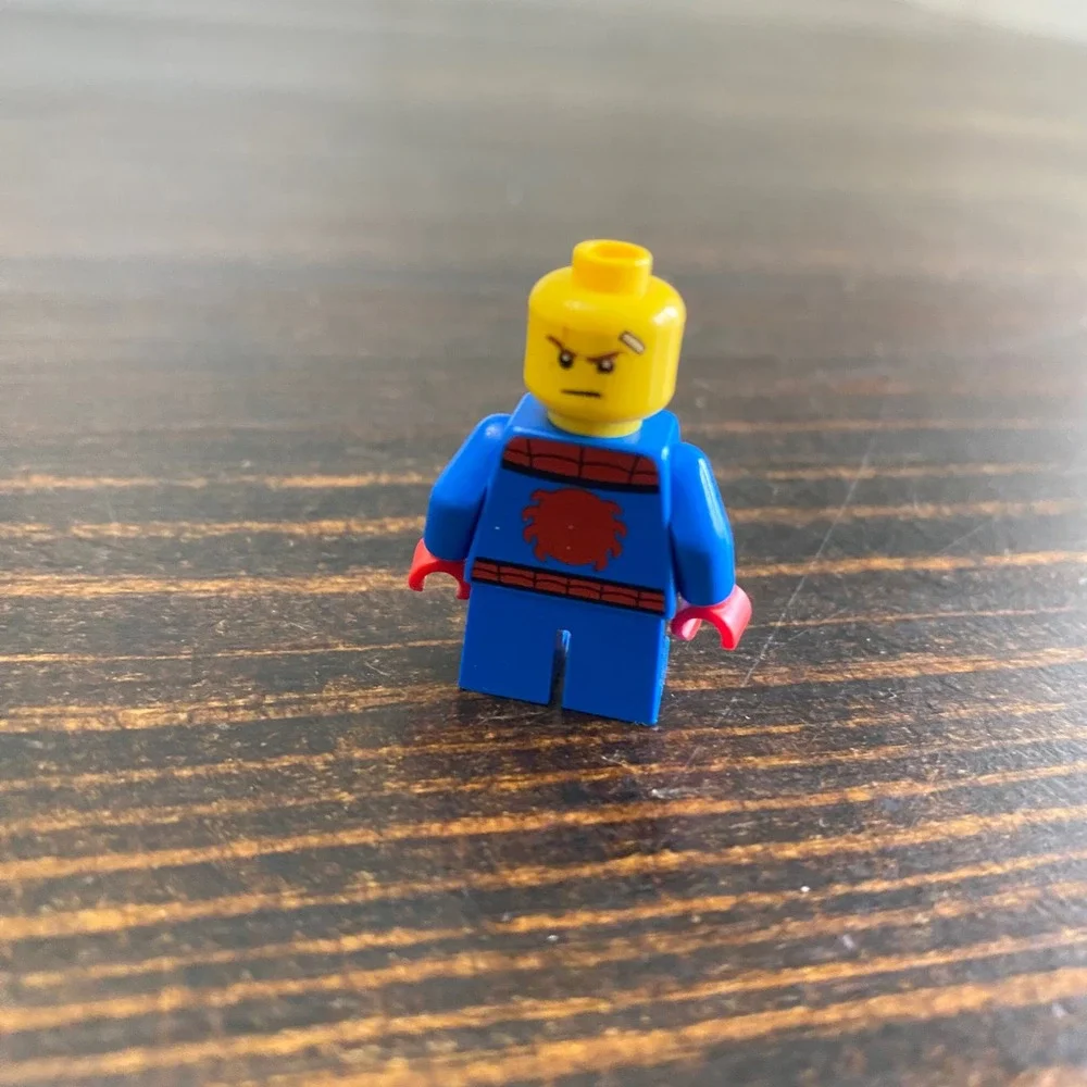 LEGO Marvel Spider-Man Minifigure Blue Torso Yellow Head Dual Face Bandage Short